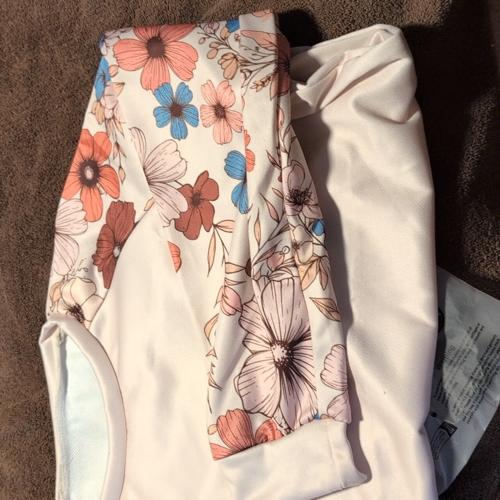 Women's Floral Long Sleeve sweatshirt - Picture 2 of 7
